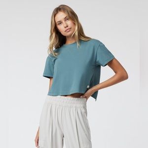 Vuori Short Sleeve Feather Cross Back Top size M color iron.